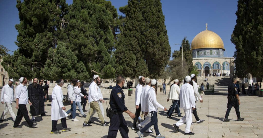 مئات المستوطنين يقتحمون المسجد الأقصى في ذكرى
