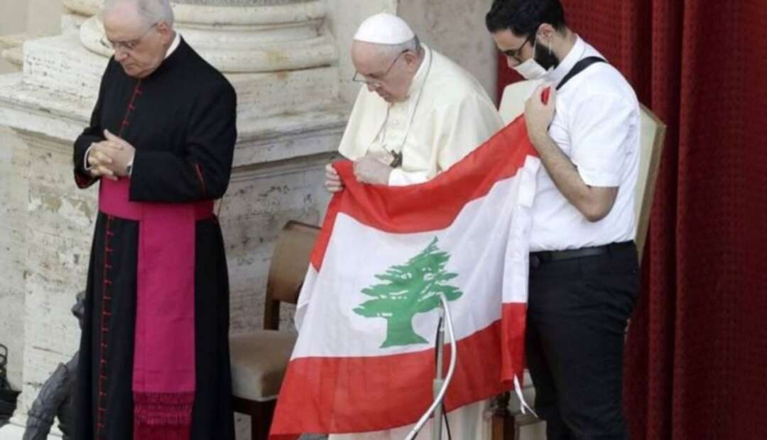 البابا فرنسيس يلتقي رجال دين مسيحيين لبنانيين في الفاتيكان