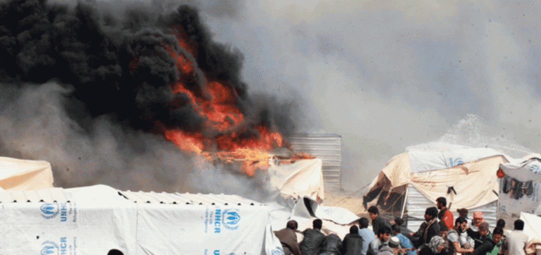 لبنان.. اندلاع حريق في مخيم للنازحين السوريين