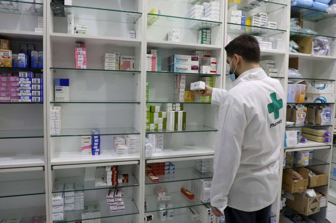 مستوردو الأدوية في لبنان يحذّرون من نفاد مخزون مئات الأصناف الدوائية