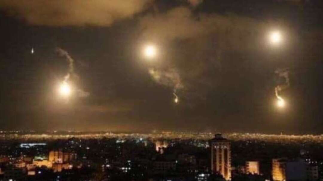 إسرائيل تقصف دمشق من البحر.. وطائراتها تحلق فوق لبنان