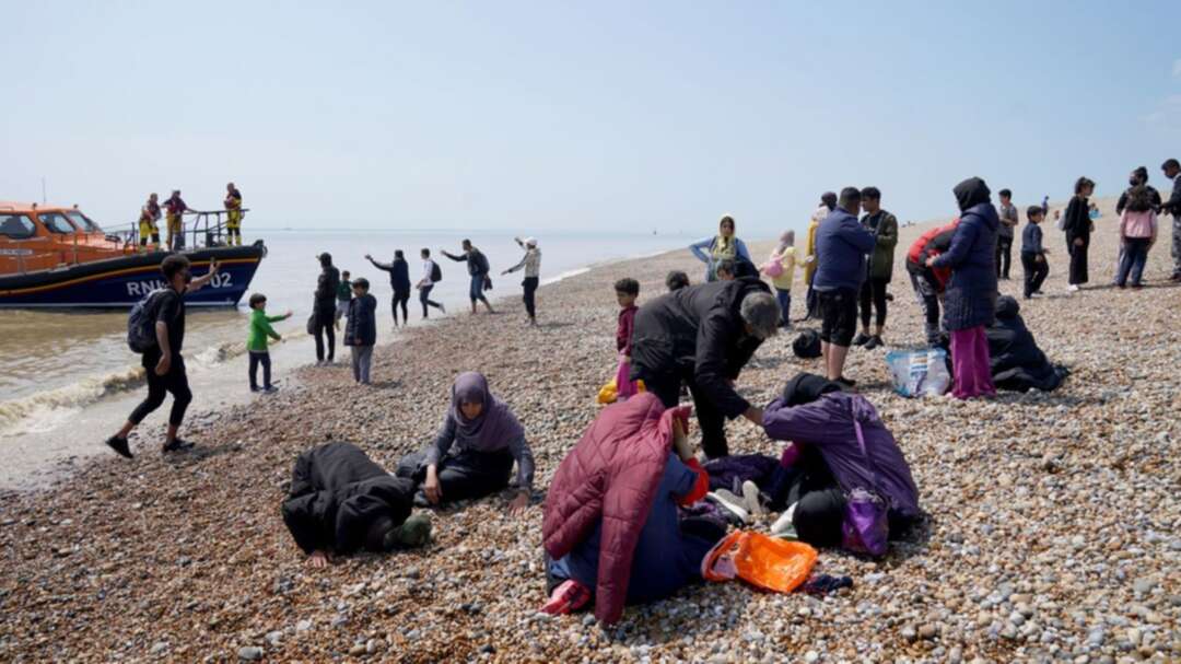UK sets new single-day record of asylum seekers as 430 migrants arrive in the country