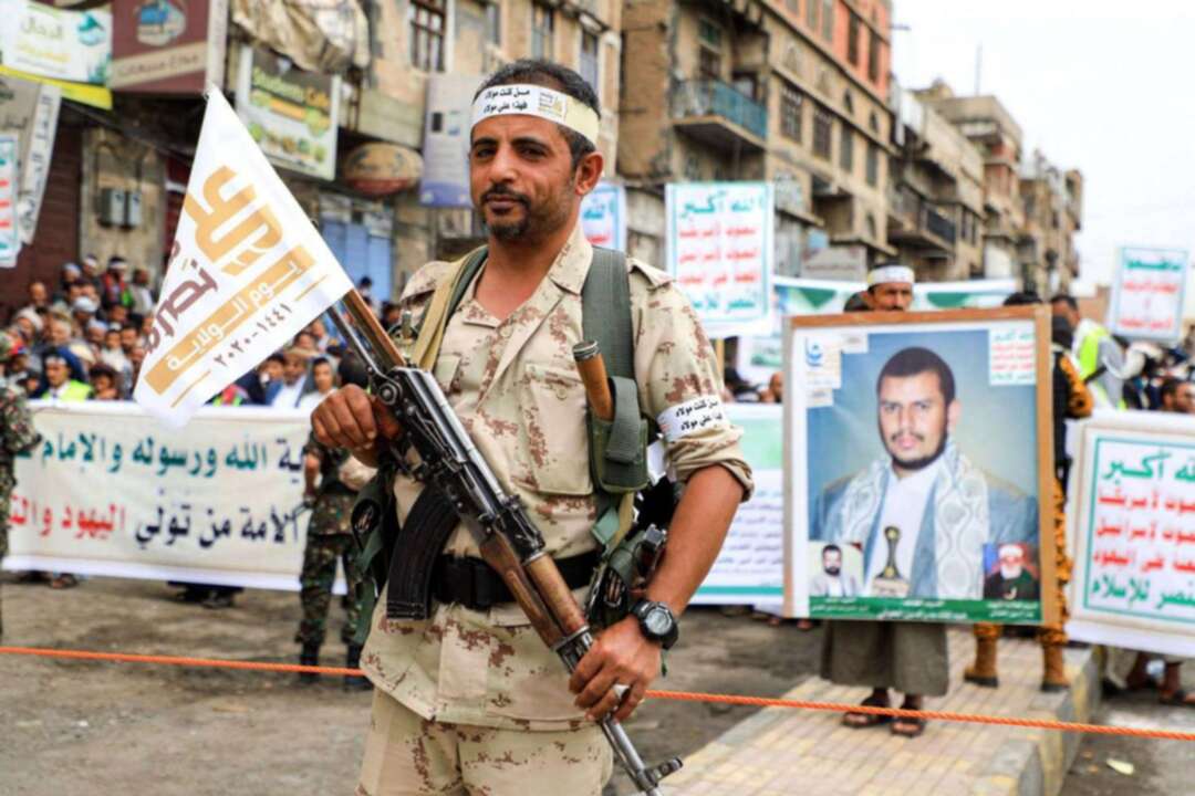 معهد أمريكي: العسكريون الإيرانيون بقلب الآلة الحربية للحوثي