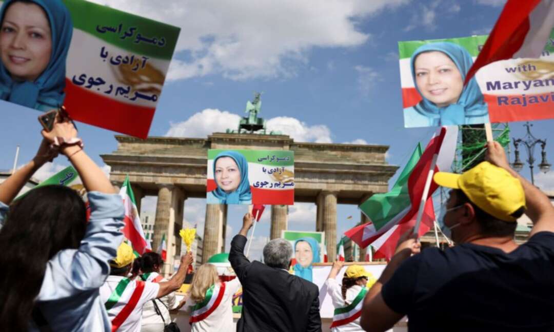 المعارضة الإيرانية تطالب بمحاكمة رئيسي وتتظاهر في برلين