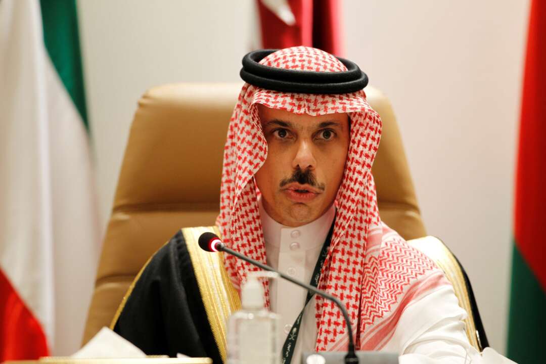 وزير الخارجية: السعودية لا تعتزم التعامل مع لبنان حالياً