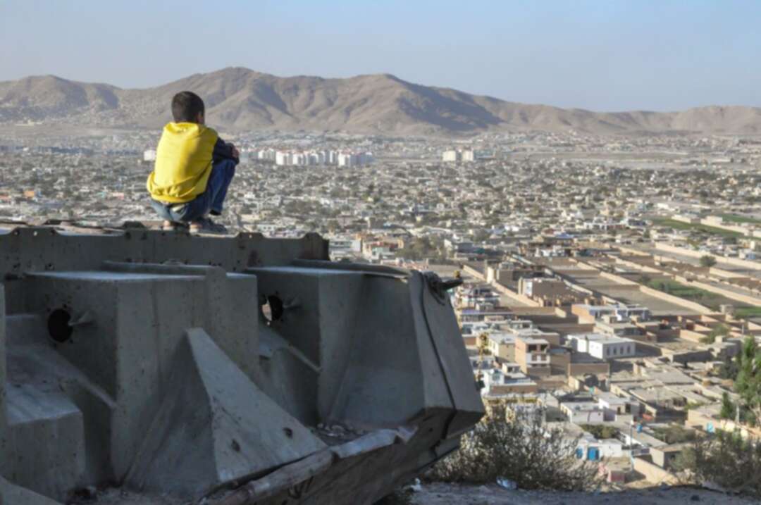 Tens of thousands of Afghans flee violence in their country