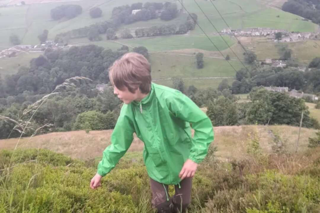 British boy walks from Yorkshire to London to raise awareness of climate change