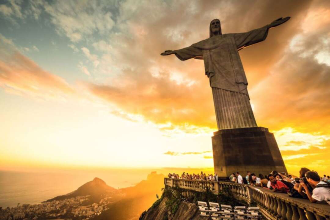 Two French youths arrested for climbing the Redeemer statue in Brazil