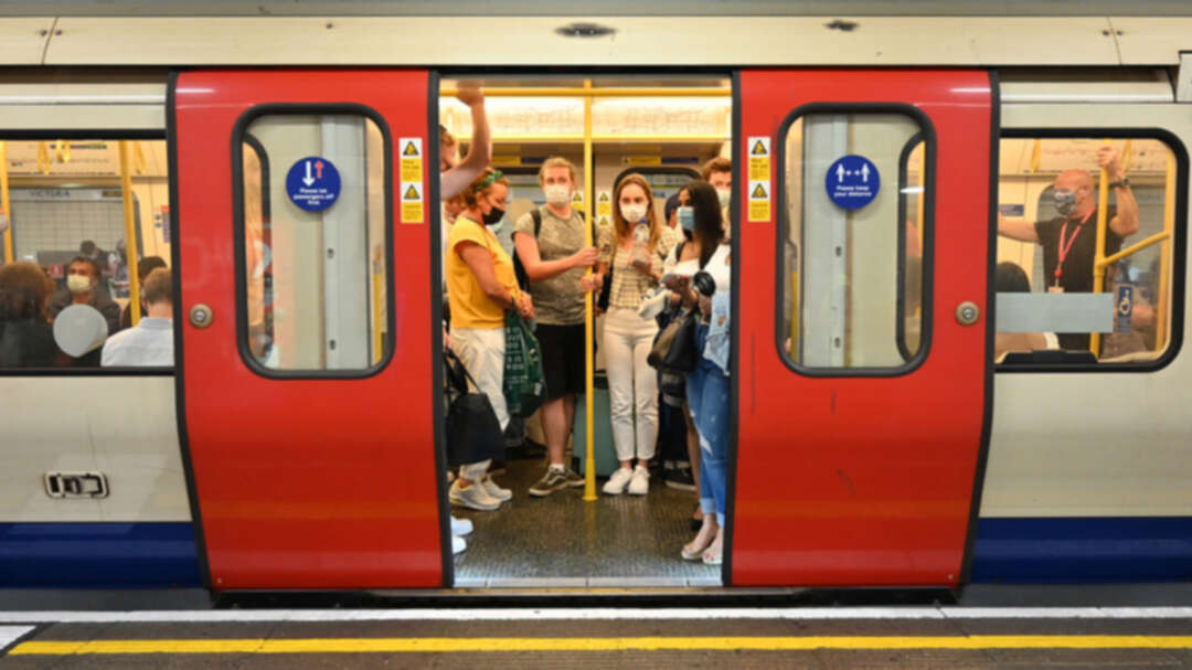 London Mayor wants to criminalize failure to wear masks on the Tube