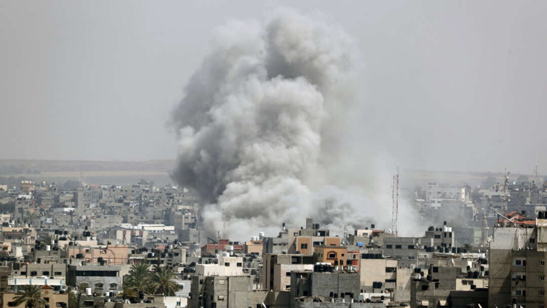 رداً على البالونات الحارقة.. إسرائيل تقصف مواقع لحماس