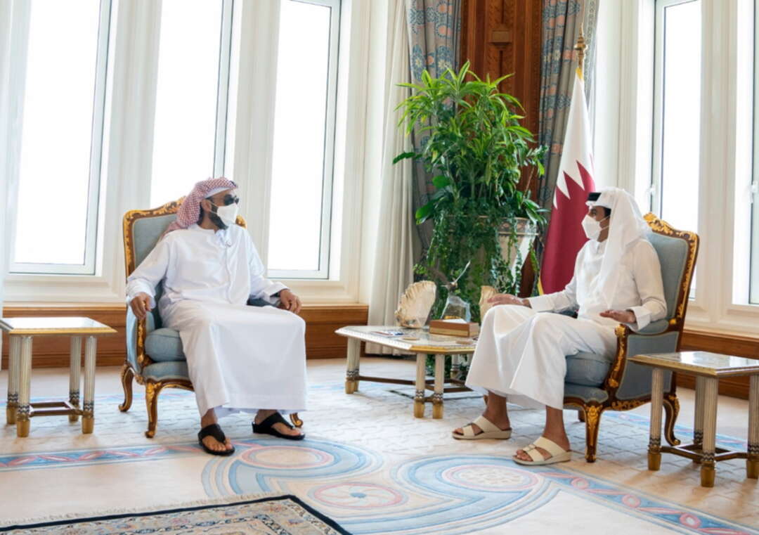 أمير قطر يستقبل وفداً إماراتياً برئاسة الشيخ طحنون بن زايد
