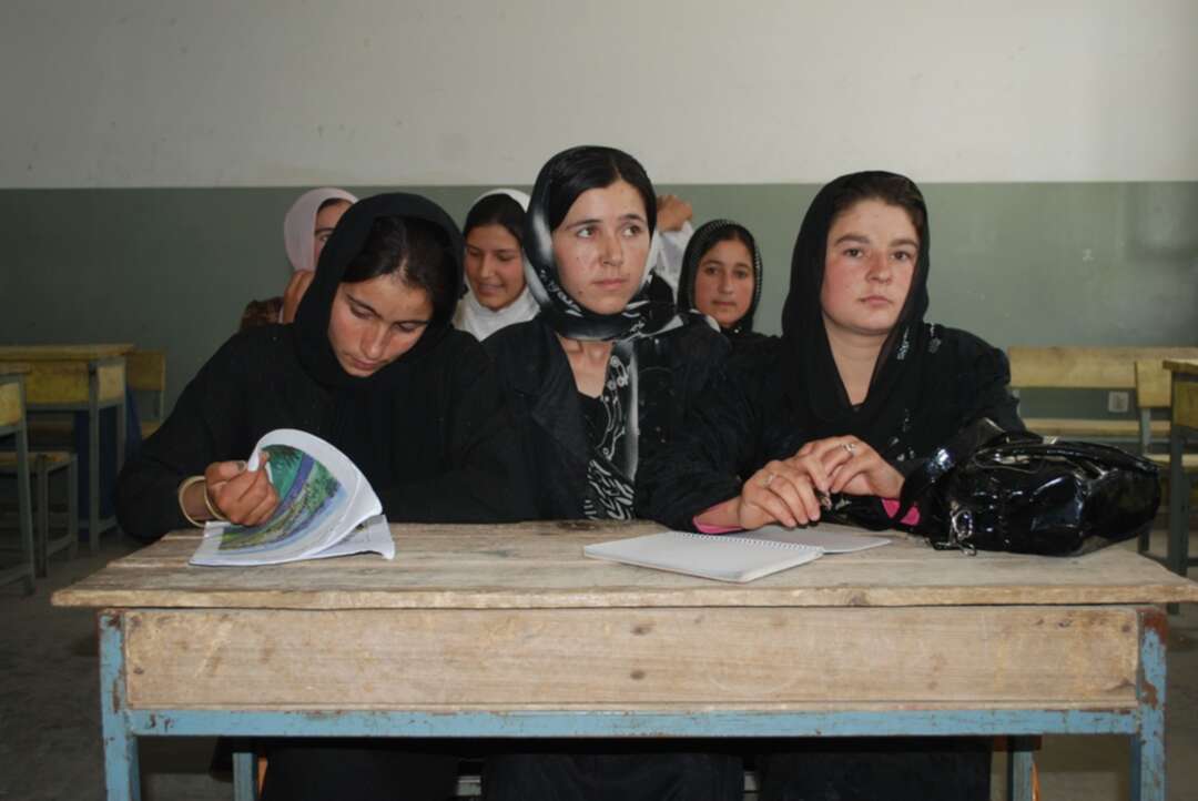 الأفغانيات يتظاهرن احتجاجاً على فرض الحجاب