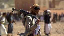 Houthi Leaders Withdraw from Sanaa in Anticipation of Potential Military Strikes