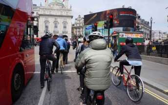 UK government unveils financial package to boost cycling and walking