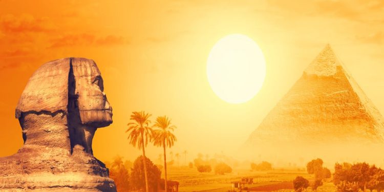 Egypt pyramids-