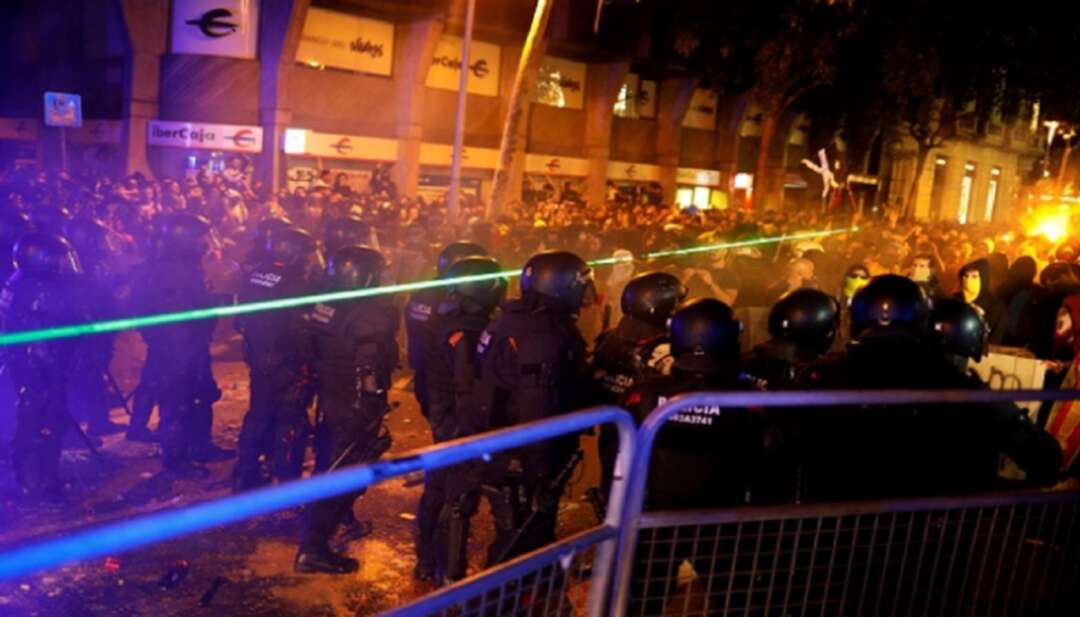 الكاتالونيون ينزلون إلى الشوارع قبل محادثات مدريد