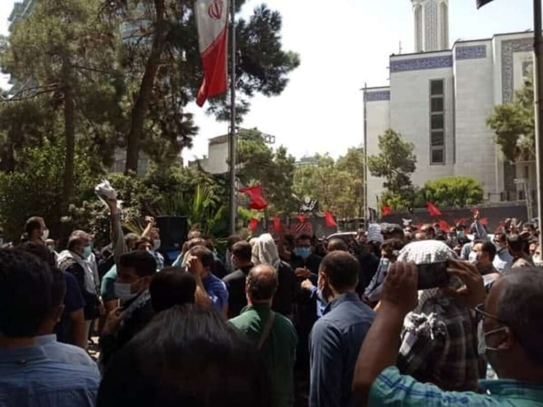 التجمعات الطلابية تنضم إلى المتظاهرين في إيران والتصعيد سيد الموقف