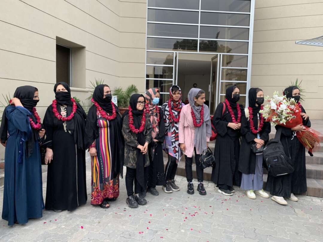 فريق كرة القدم الوطني النسائي الأفغاني يهرب إلى باكستان