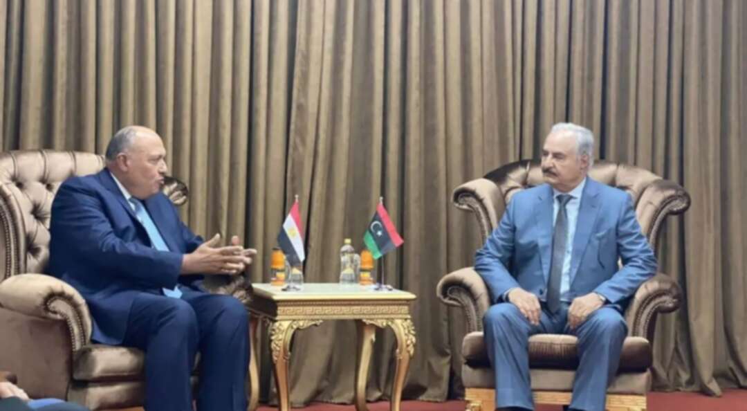 في بنغازي.. وزير الخارجية المصرية يجتمع مع حفتر