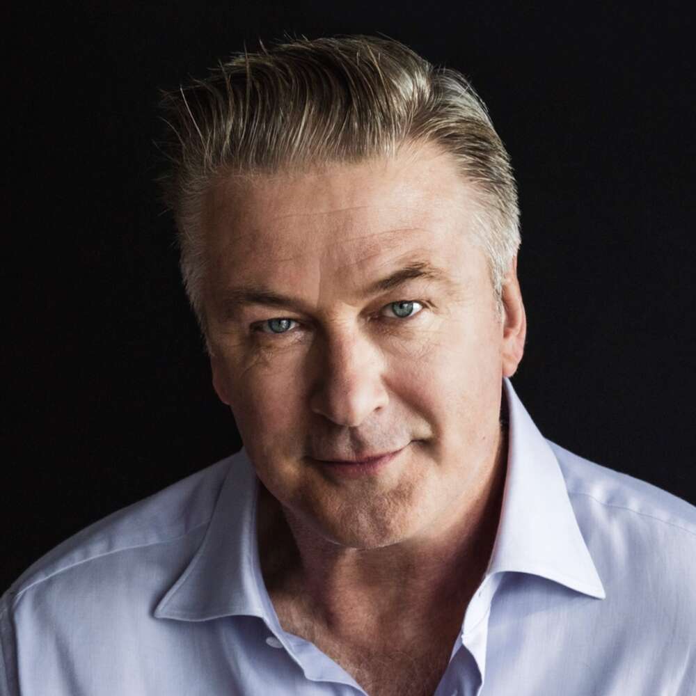 Assistant director handed gun to Alec Baldwin and told him it was safe