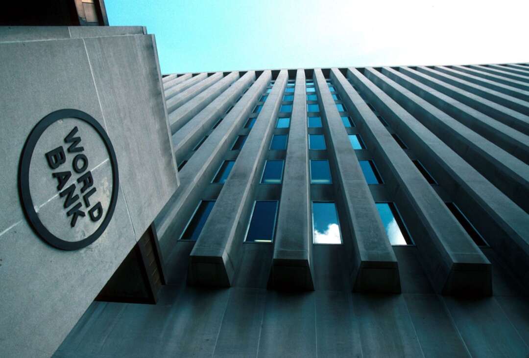 البنك الدولي يعلن انخفاض إيرادات حكومة لبنان إلى النصف في 2021
