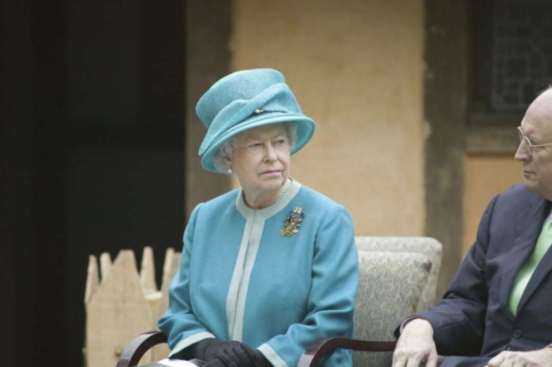 Buckingham Palace announces doctors advised the Queen to rest for two more weeks