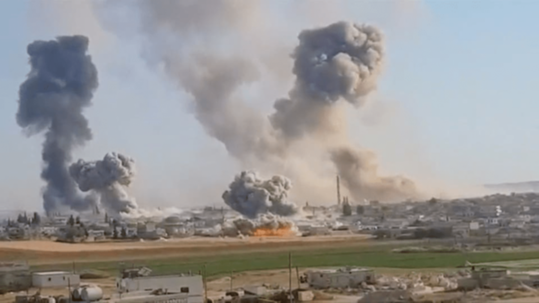 تصعيد في إدلب.. قصف للنظام والفصائل تسقط طائرة محلية الصنع