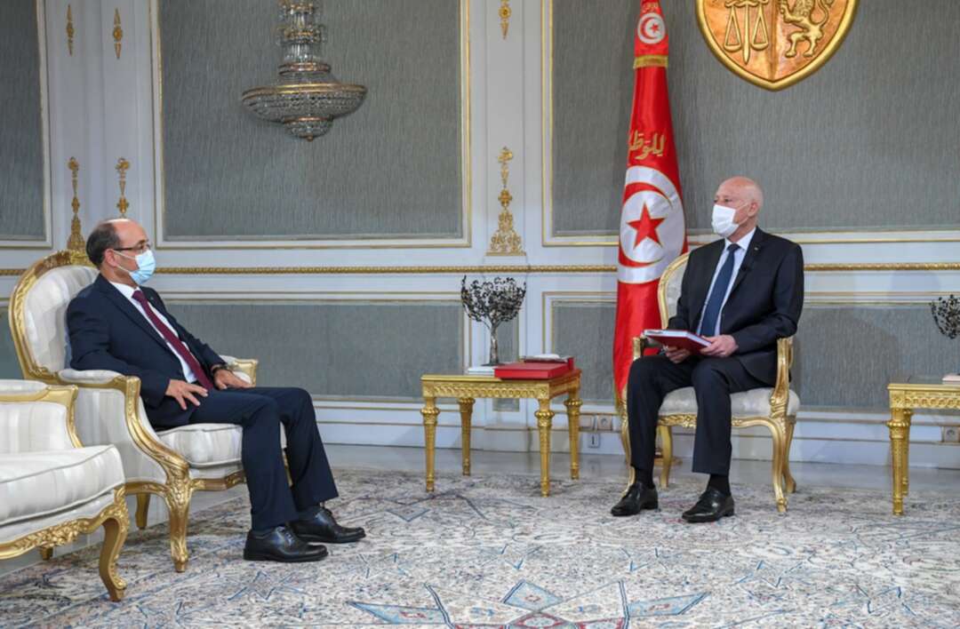 الرئيس التونسي يدعو للتحقيق في مصادر تمويل الأحزاب
