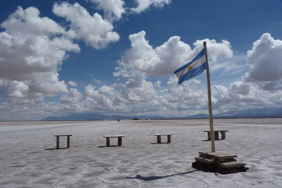 Argentine-Salinas-Salt lake-Flag of Argentine/Pixabay