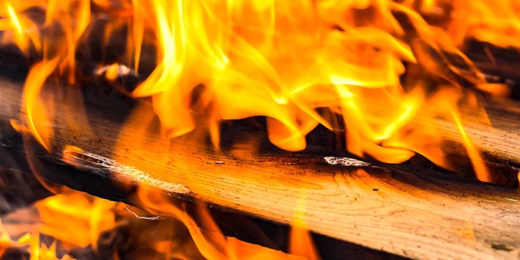 Fire-Wood/Pixabay