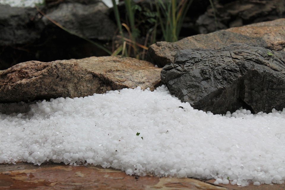 Hail-Hailstone-Winter season/Pixabay
