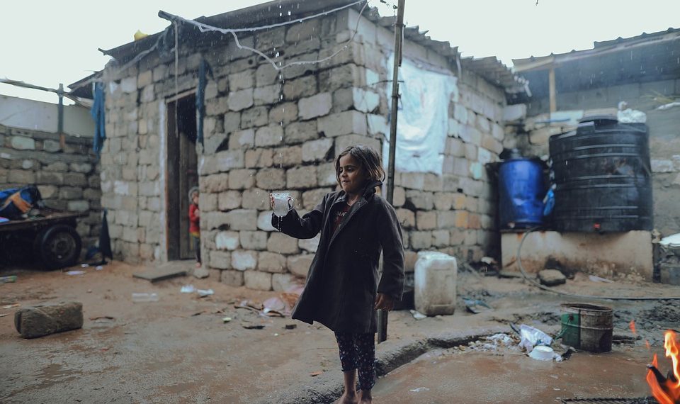 Palestine-Gaza strip-Poor girl/Pixabay