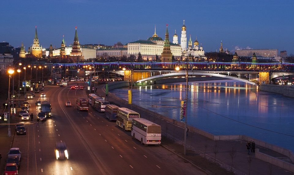 Russia-Moscow-Kremlin-Embankment-Night lights/Pixabay