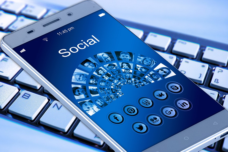 Social media-Mobile phone/Pixabay