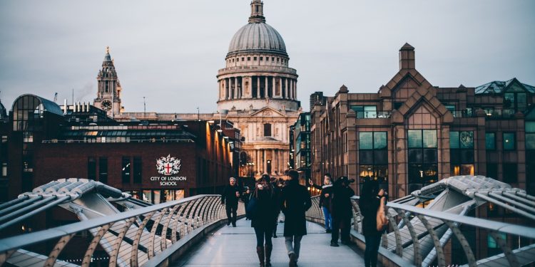 UK-London-Footbridge/Pixabay