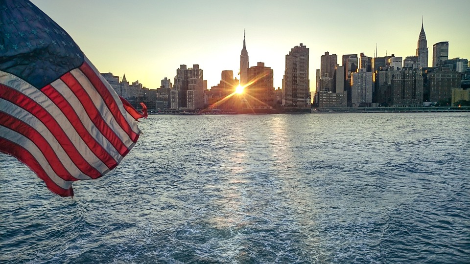 USA-New York-Flag of USA-Manhattan/Pixabay