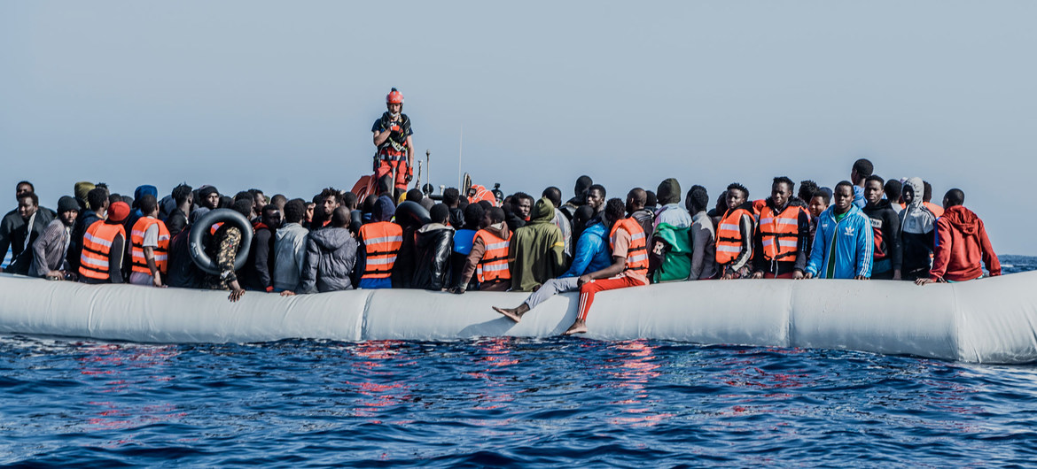 SOS MéditerranéeFlavio Gasper يواصل المهاجرون عبور البحر المحفوف بالمخاطر من ليبيا إلى أوروبا.