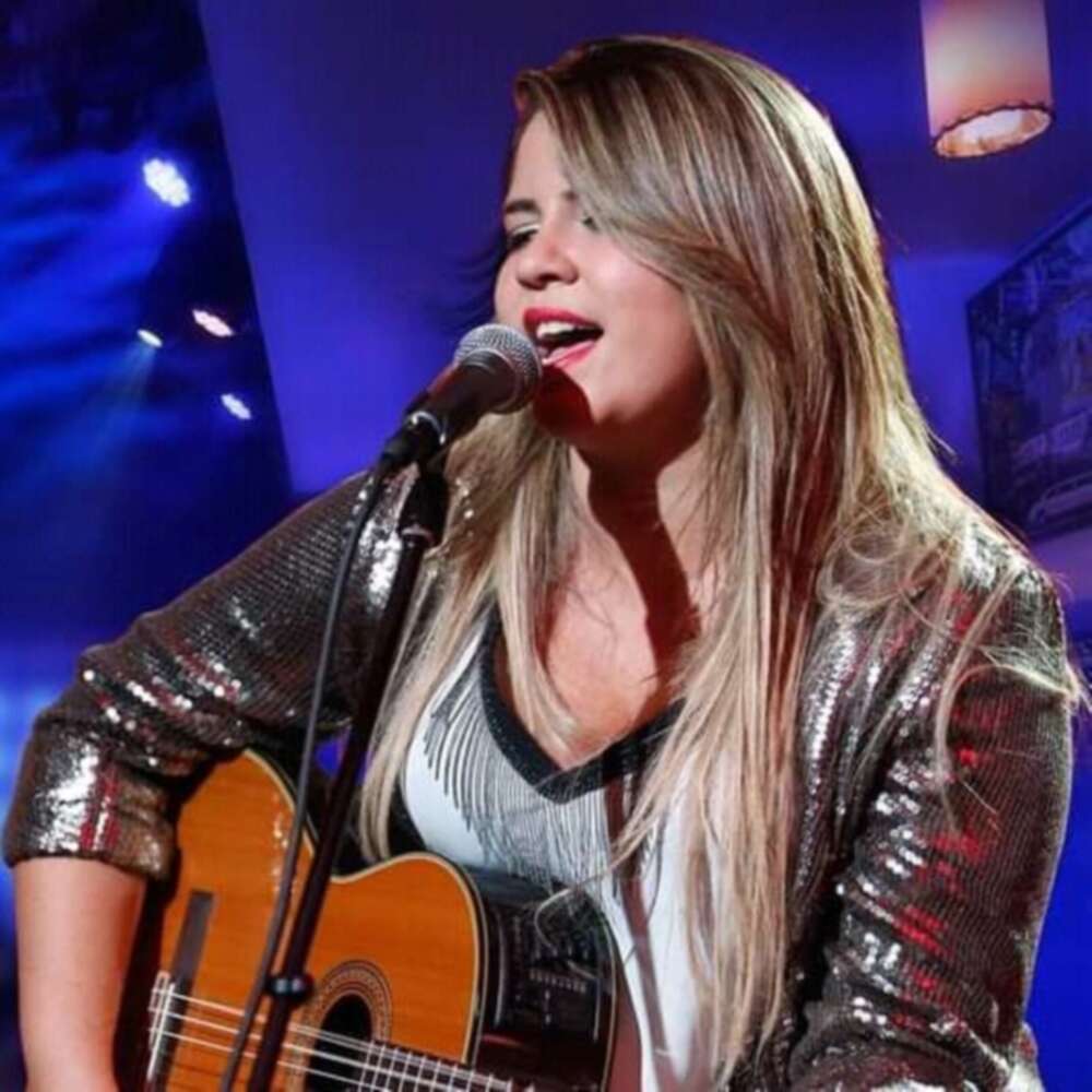 Famous Brazilian singer Marília Mendonça dies in plane crash at 26