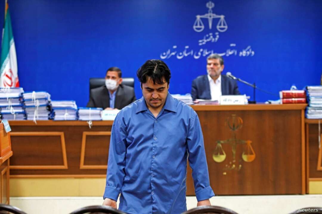 والد معارض إيراني يحمل روحاني وشمخاني مسؤولية إعدام ابنه