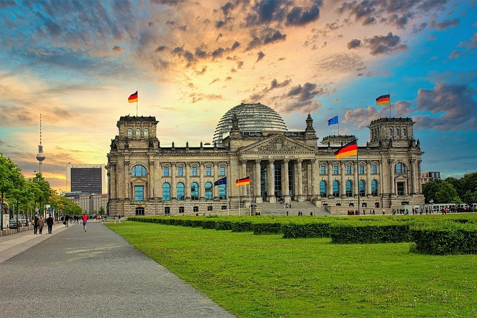 Germany-Berlin-Reichstag-Republic square/Pixabay