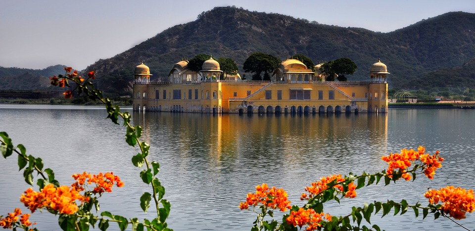 India-Jal Mahal-Jaipur Rajasthan/Pixabay