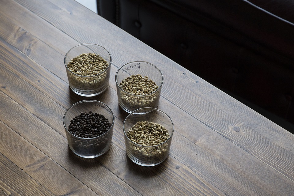 Seeds of malt and yeast/Pixabay