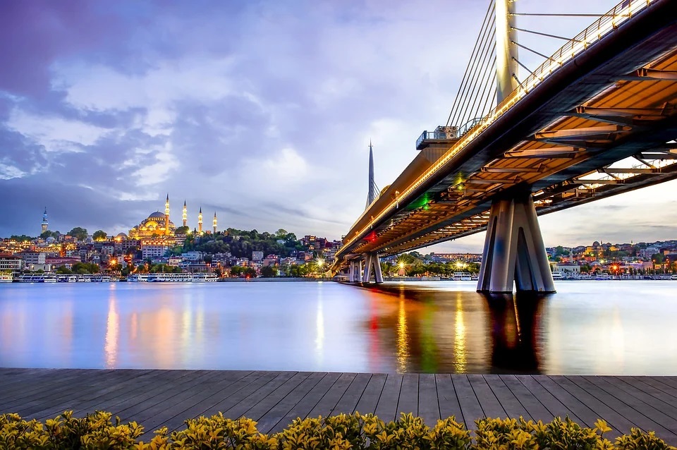 Turkey-Istanbul bridge/Pixabay