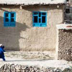 Unsplash/Joel Heard. امرأة في بدخشان، وهي مقاطعة تقع في أقصى شمال شرق أفغانستان.