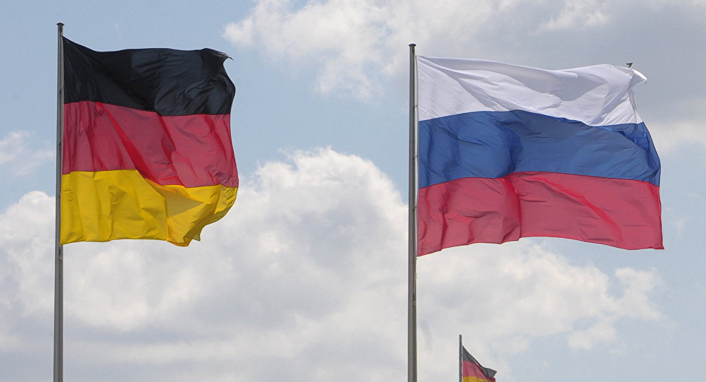 أعلام روسيا وألمانيا/ أرشيفية