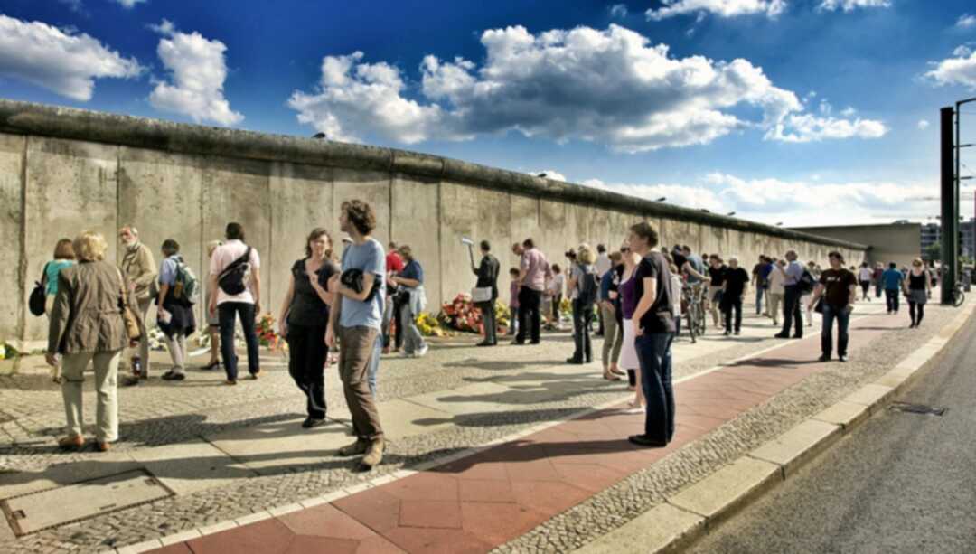Italian journalist Riccardo Ehrman who prompted Berlin Wall to fall dies aged 92
