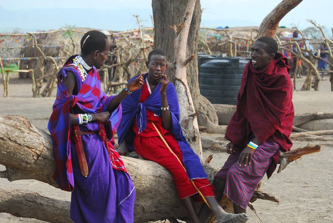 Africa-Tanzania-Maasai men in traditional clothing/Pixabay