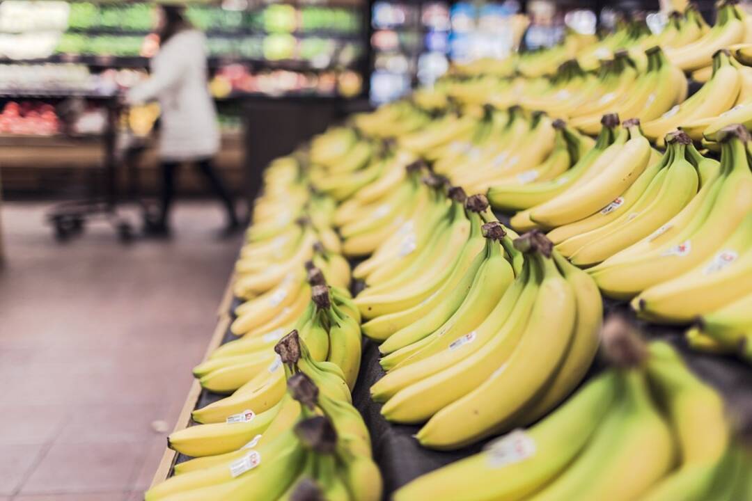 Bananas-Grocery store/Pixabay