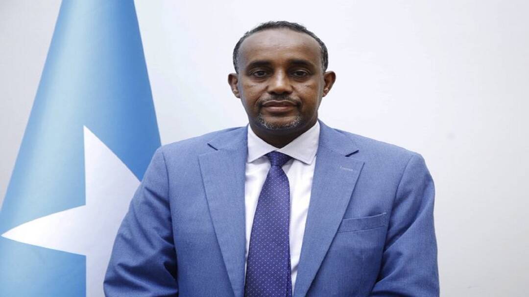 رئيس وزراء الصومال يؤكد استمراره بمنصبه محذراً من 