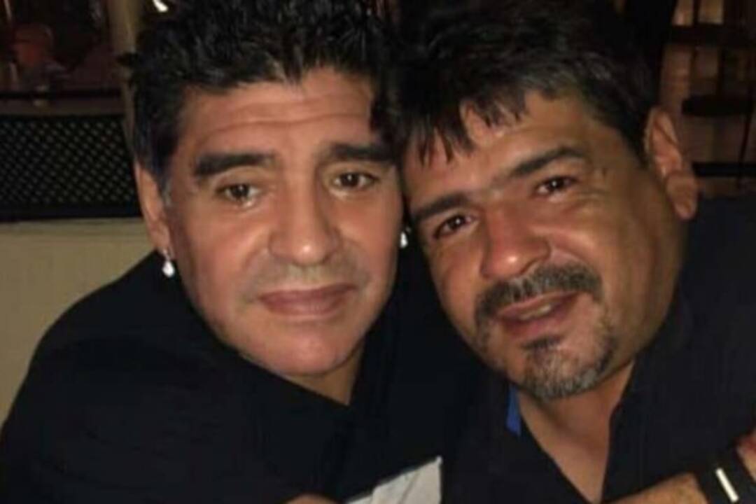 Brother of Diego Maradona dies of heart attack at the age of 52